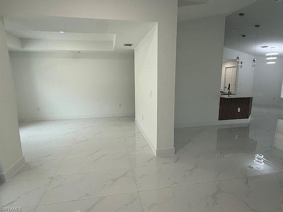 5th image of 1003 Congress AVE