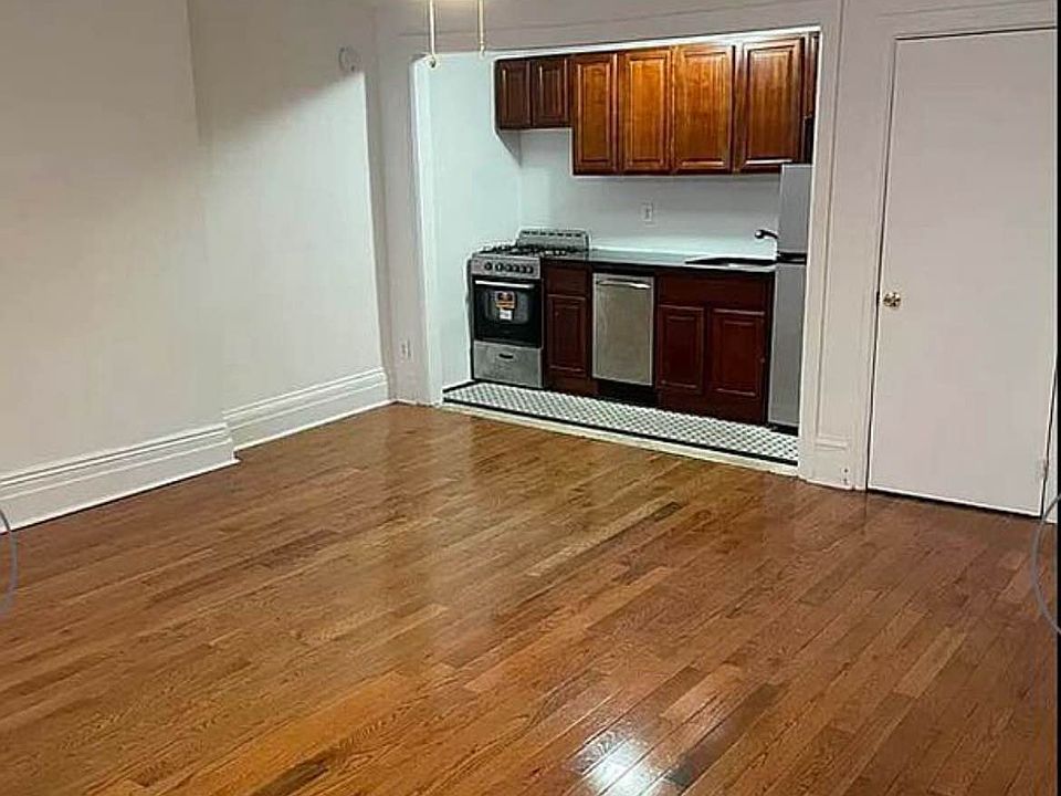 2nd image of 62 Livingston St APT 1