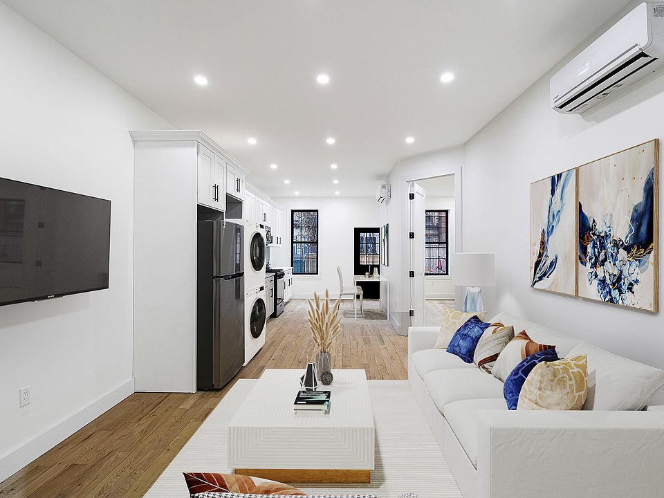 1st image of 27 Cornelia St Floor 1