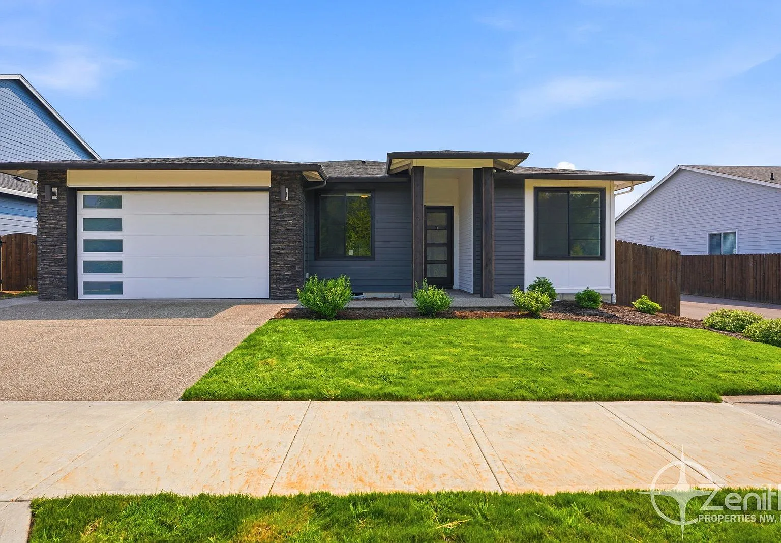 3 bed, 2.0 bath, 1912 sqft, $2,820 — Photo 1