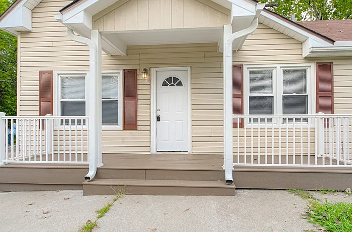 2 bed, 1.0 bath, 970 sqft, $1,550 — Photo 3