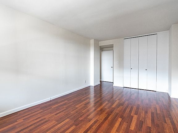 4th image of 104-20 Queens Blvd #17V