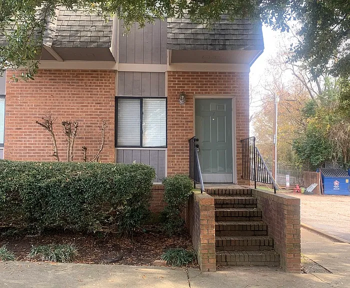 7 Canterbury Ct — Photo 1