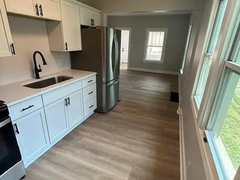 7402 Harrison Ave — Photo 3