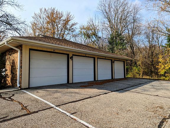 5th image of 19 Old Mill Dr Unit 19