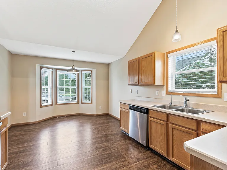 77 W Fieldstone — Photo 3