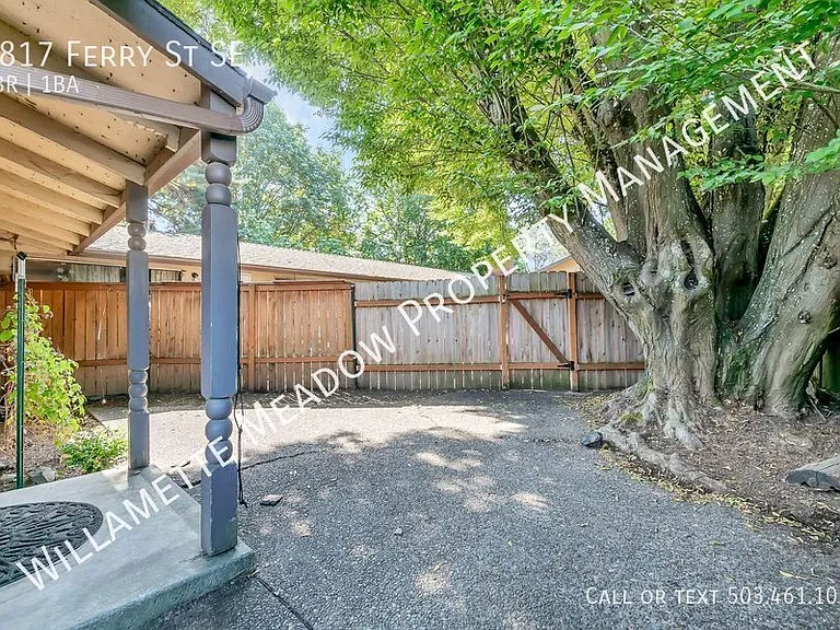 1817 Ferry St SE — Photo 17