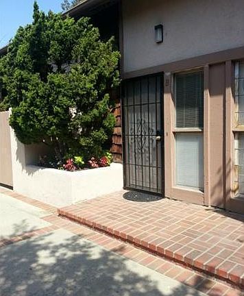 4th image of 1012 Cabrillo Park Dr APT B