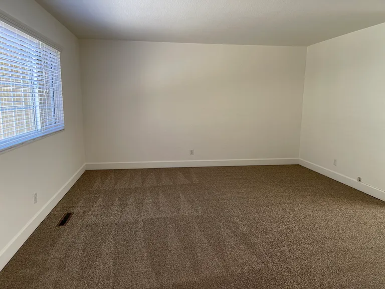 1580 Hollenbeck Ave — Photo 4