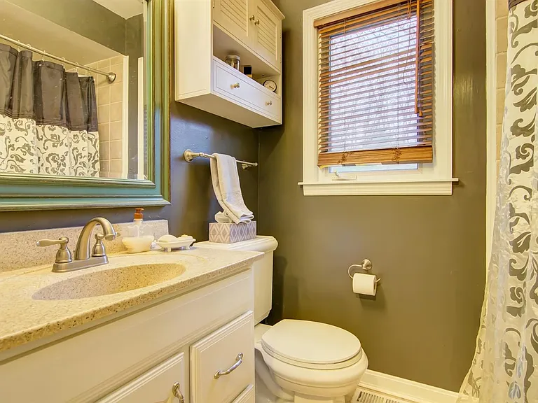 8589 Wicklow Ave — Photo 11