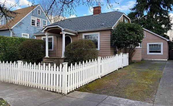 1315 Washington St — Photo 2