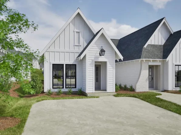 82 Hunter St, Opelika, AL 36801