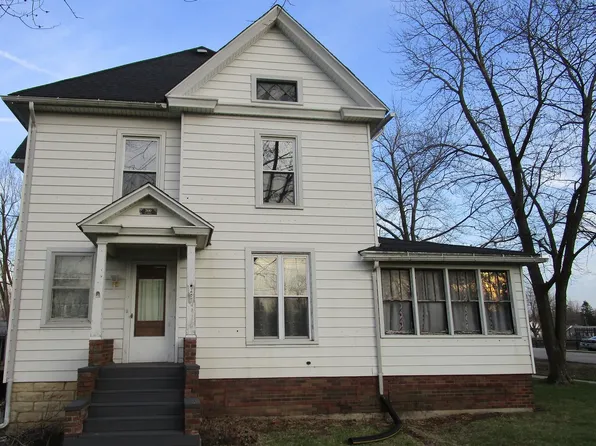 300 N Wolf St, Odell, IL 60460