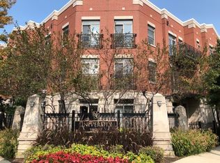 758 W 14th Pl APT 2A, Chicago, IL 60607