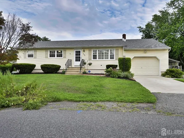 135 E Irvington Ave, Somerset, NJ 08873