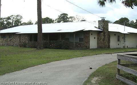 1st image of 445 Plantation Dr