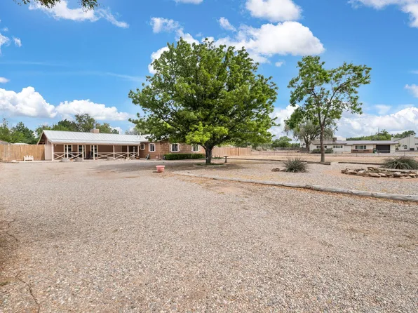 5418 Cresswell Rd SW, Albuquerque, NM 87105