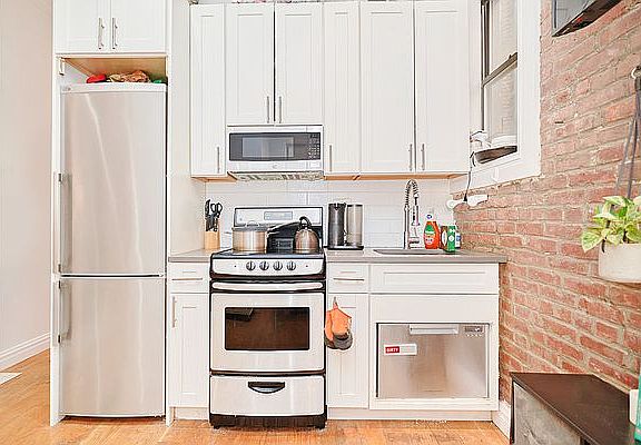 2nd image of 325 E 83rd St #1CD