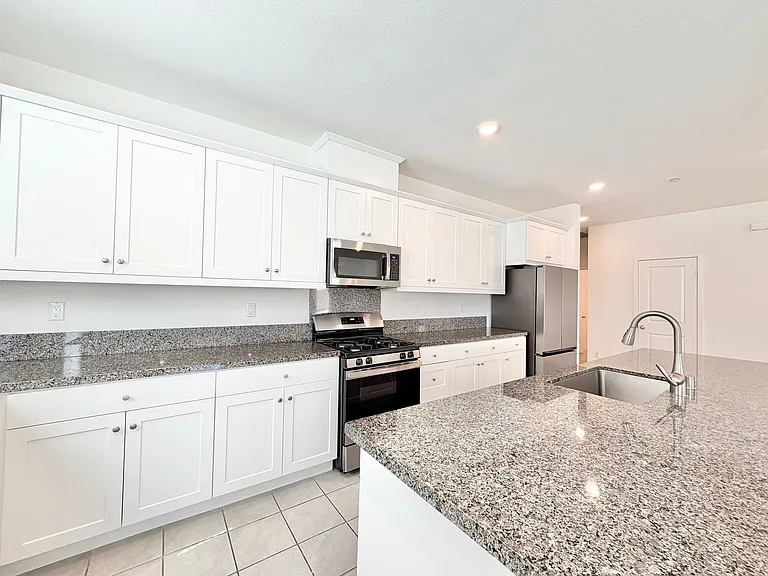 11596 S Crescent St — Photo 6
