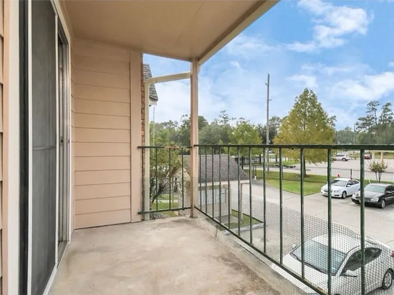 3770 Lovers Wood Ln #606 — Photo 3