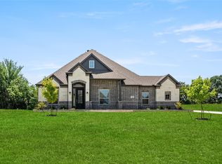 7040 Valley View Dr, Joshua, TX 76058