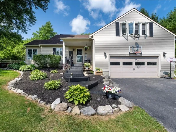 3729 Apulia Rd, Jamesville, NY 13078