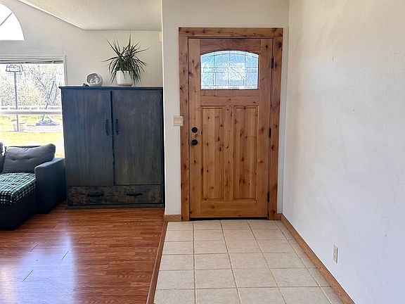3rd image of 36 Mission Rd
