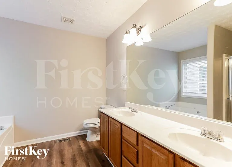940 Willow Hollow Dr — Photo 9