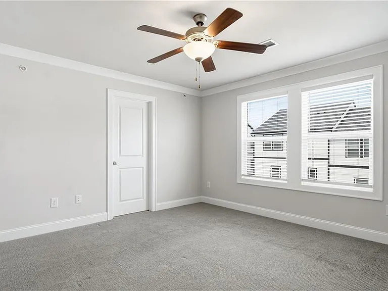 407 Lincoln St — Photo 35