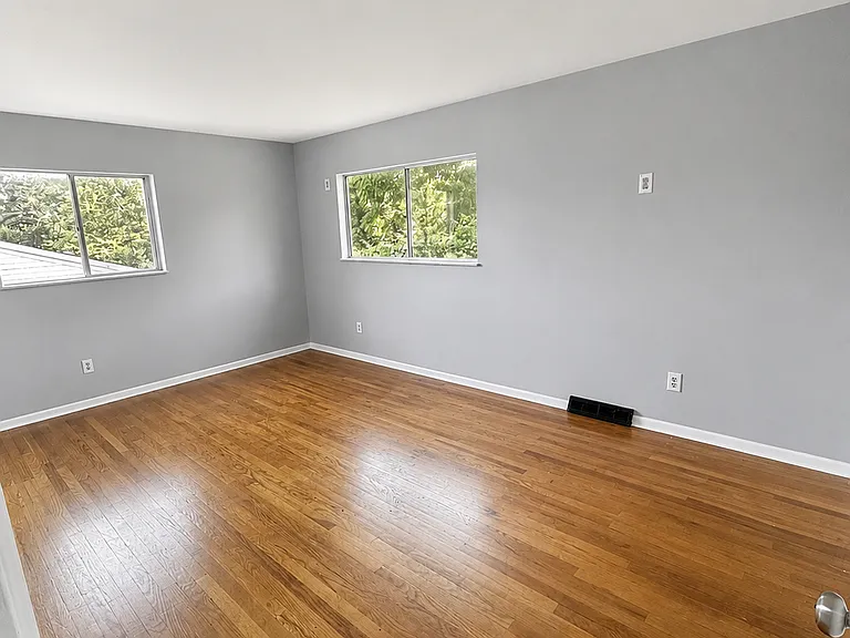 144 Silverwood Cir — Photo 11