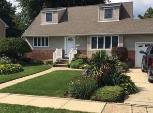 235 N Richmond Ave, Massapequa, NY 11758