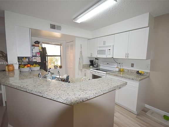 5th image of 9999 Summerbreeze Dr APT 213