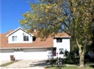 729 Higgins Rd, Champaign, IL 61822