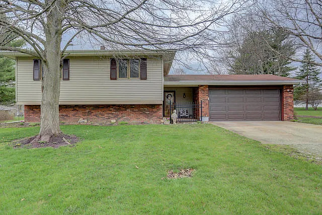 107 Richard Dr photo 1