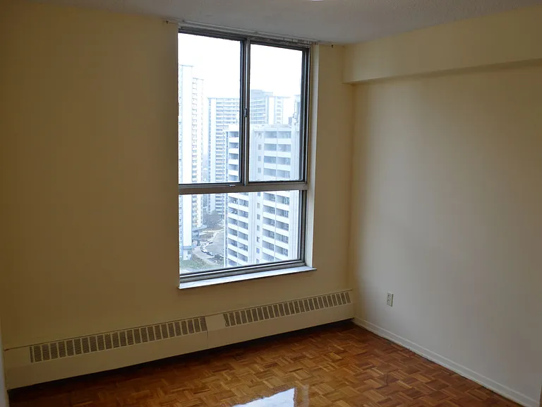 555 Sherbourne St — Photo 16