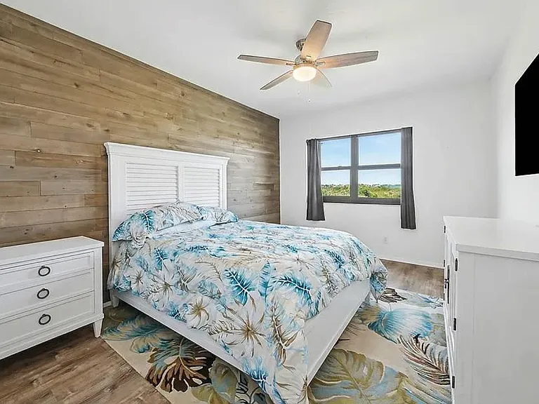 5408 Eagles Point Cir #302 — Photo 32
