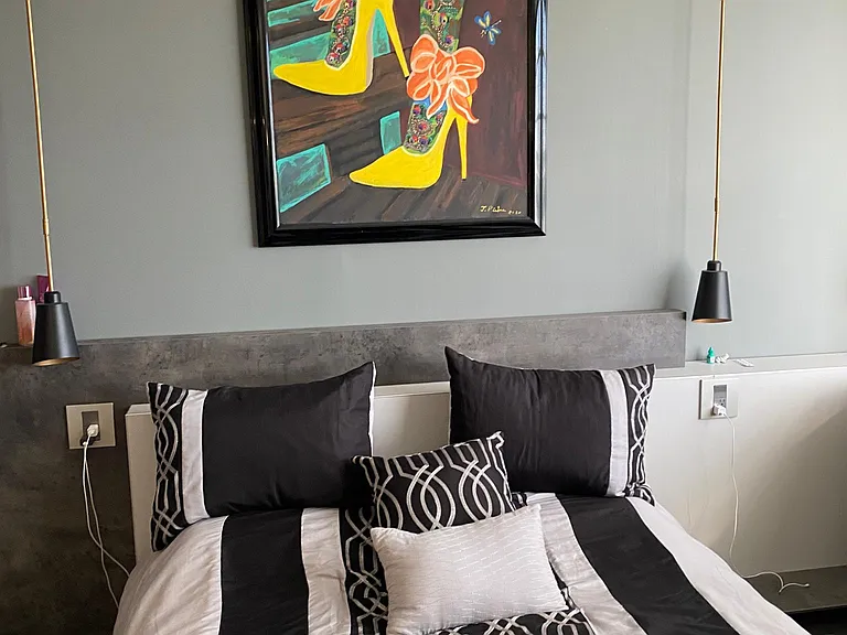 Modern bedroom