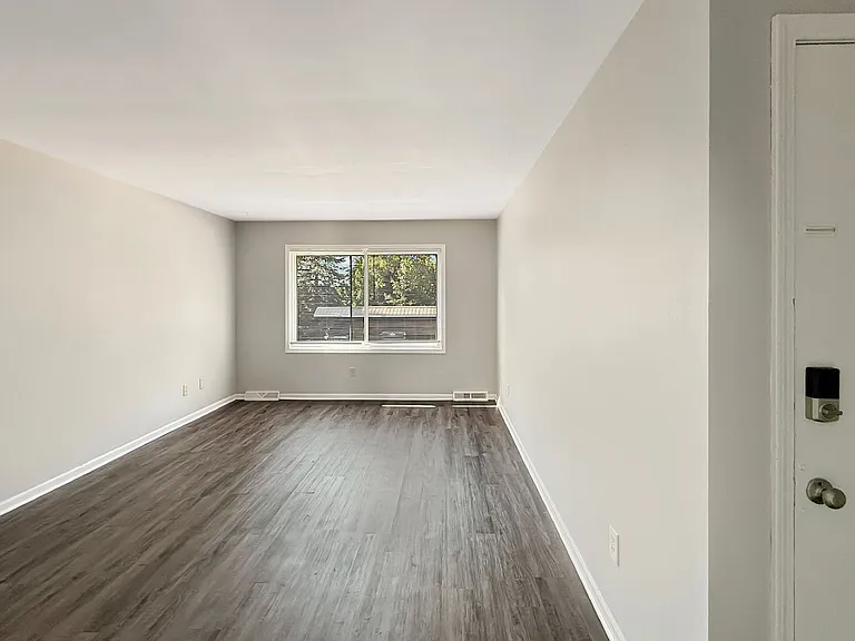 5890 Christie Ave SE — Photo 6