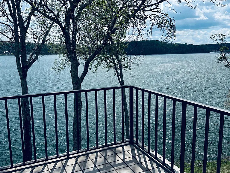 4336 Lakeshore Ln #304 — Photo 3