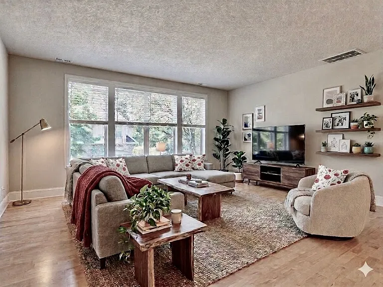 4771 Auburn Ln — Photo 5