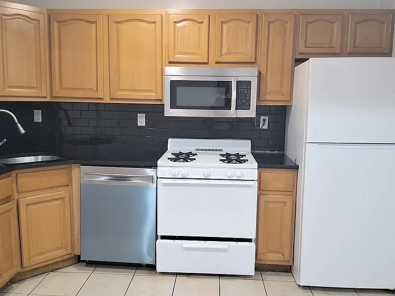 707 De Kalb Ave #1A — Photo 5