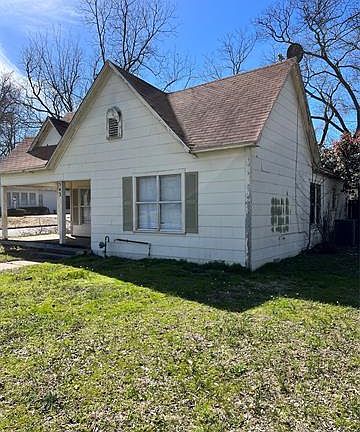 5th image of 543 Davis St S