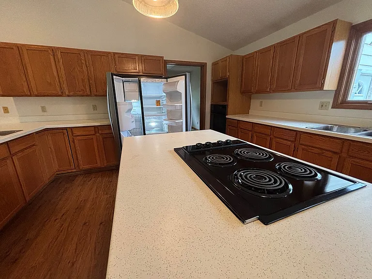 300 Dover Dr — Photo 9