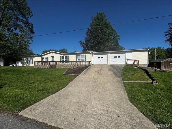302 5th St E, Scott City, MO 63780