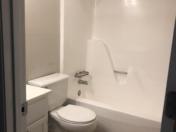 4th image of 1722 Coker Ave APT 11