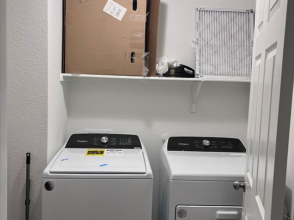 4th image of 2500 Creekbend Ln Room 2