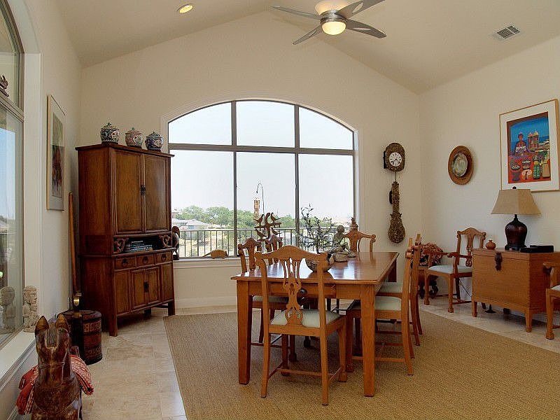 dining/breakfast area