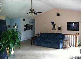 3rd image of 5001 Meadwobrook Ln