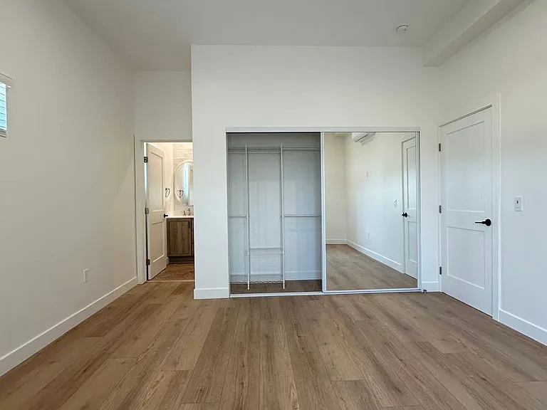 1135 Scofield Dr — Photo 10