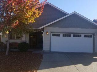 853 NW Cooke Ave, Grants Pass, OR 97526